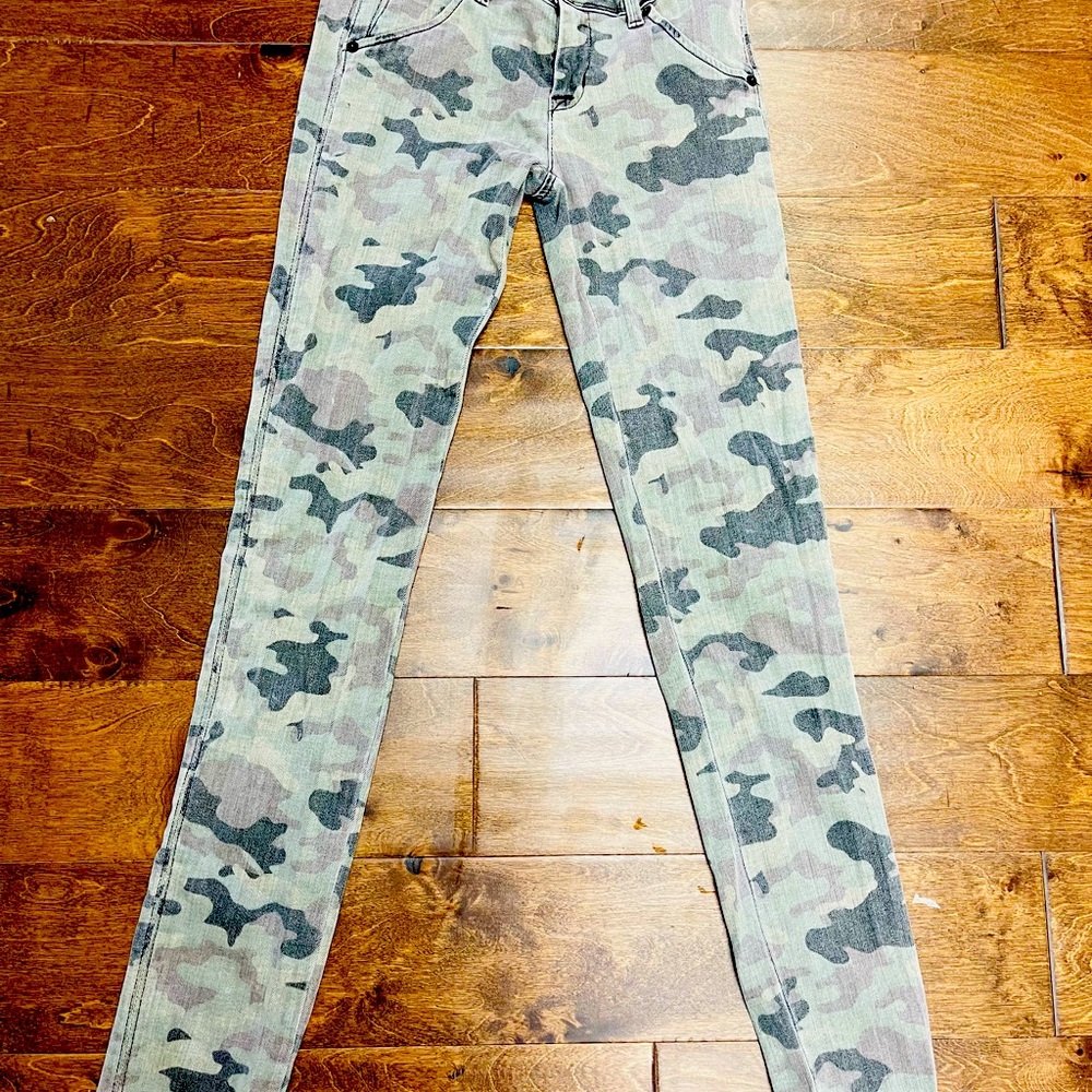 Hudson camo jean, size 26